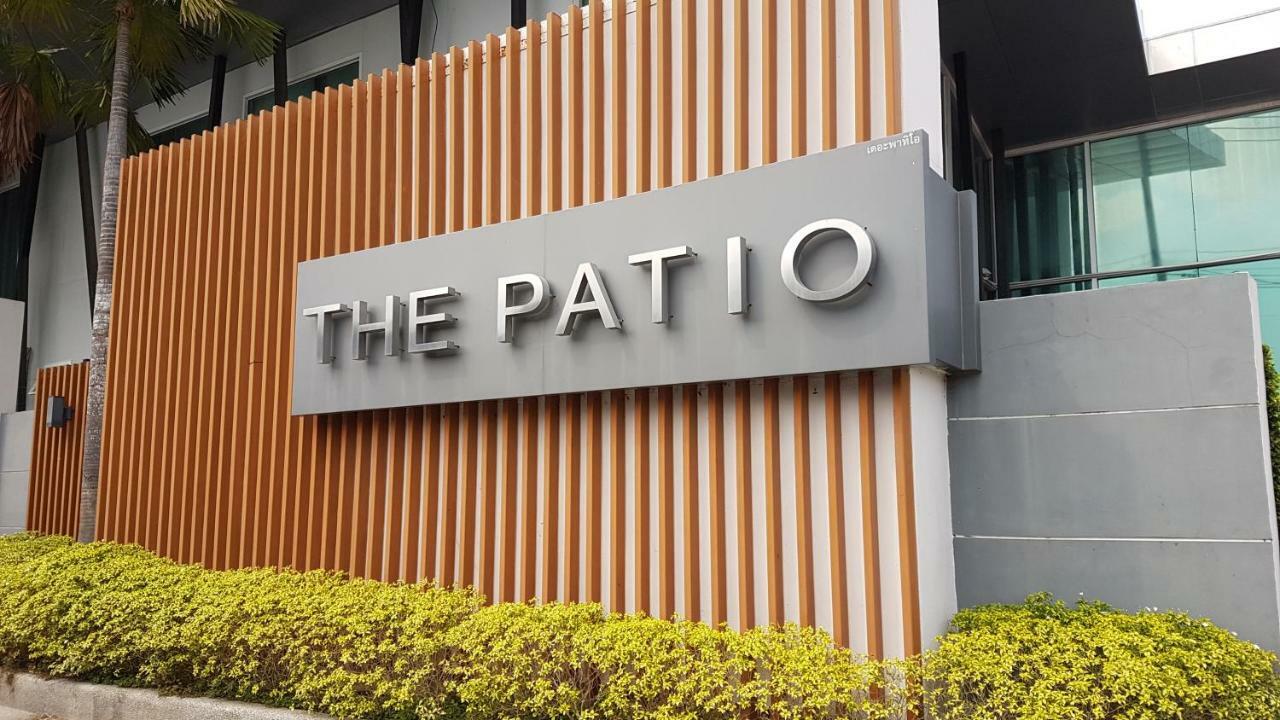 The Patio Bangsaen Apartment Bagian luar foto